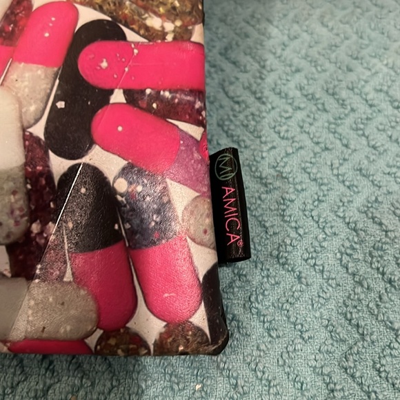 My pills bag, very nice - Picture 3 of 4